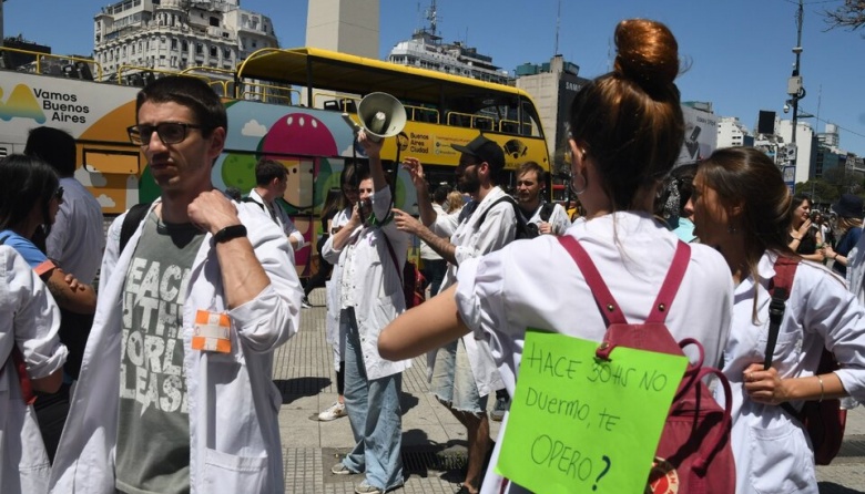 Trabajadores de la salud, residentes y concurrentes de Caba se movilizan al Obelisco